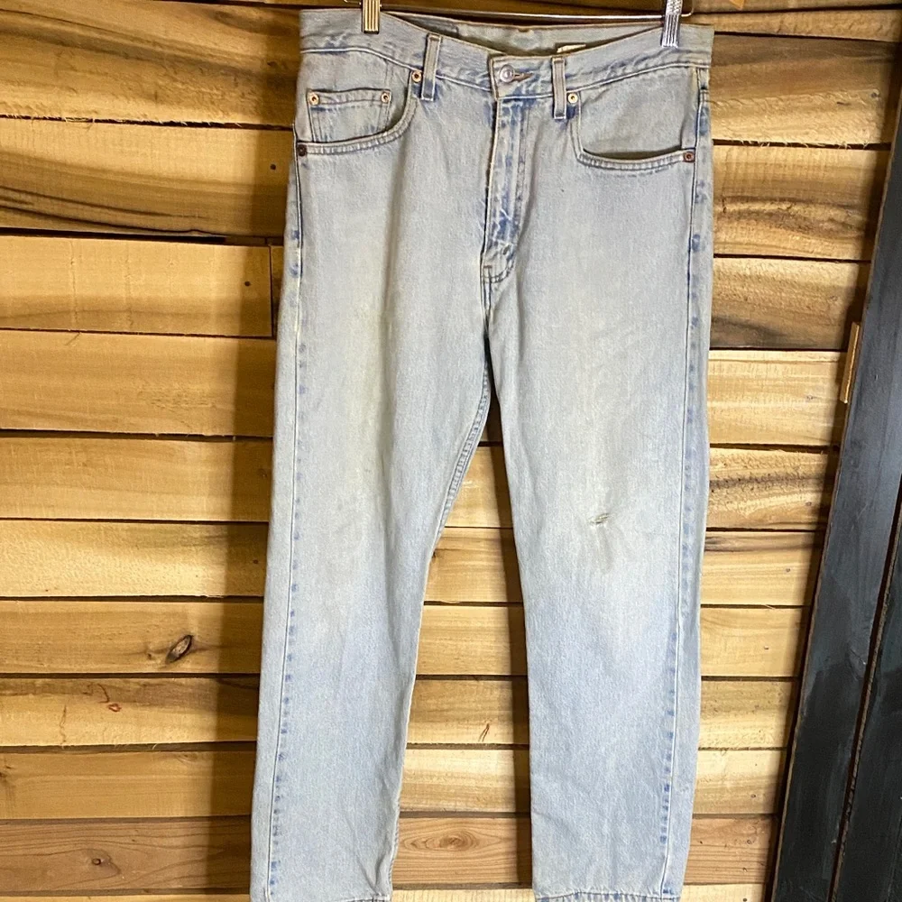 Vintage Y2K Levi’s 505 light wash Blue Jeans distressed size 32x30 (tag 33x30)